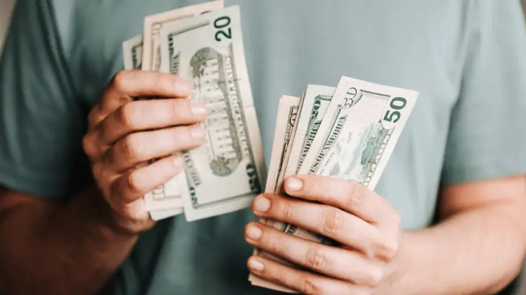 how much money do vending machines make a month
