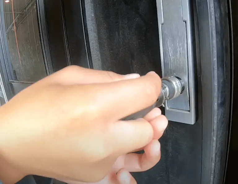how to break in a vending machine